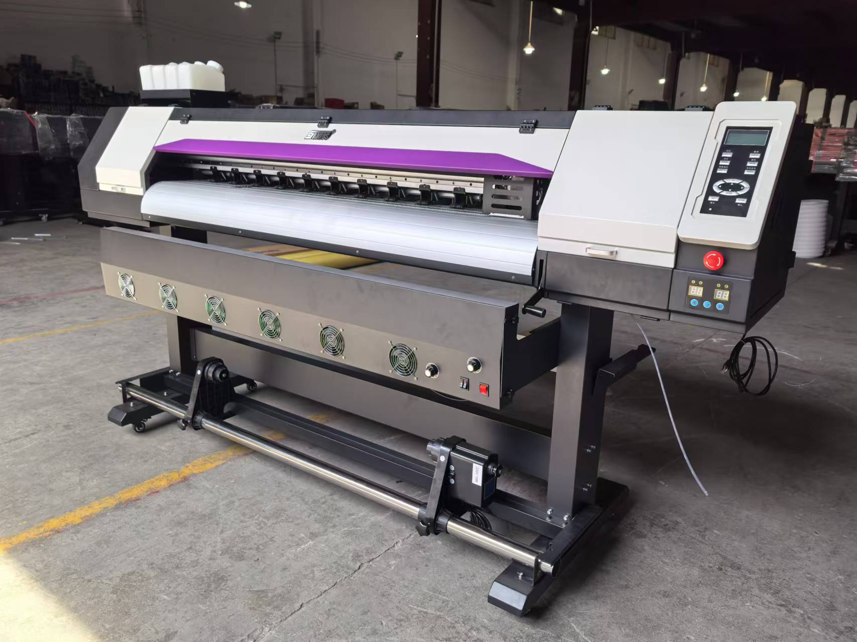 Commercial Shirt Printing - Mesin Cetak Format Besar 1.6m Operasi